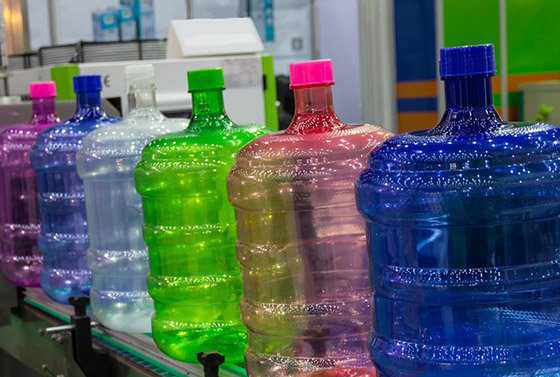 Blowing machine for daily chemical bottles