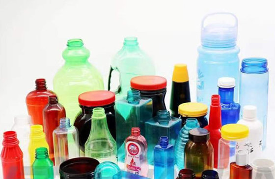 The working process of high-speed blow molding machine produ...